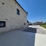 Stone Tonka Вілла Пула