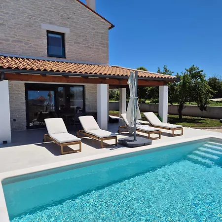 Stone With Private Pool * Pula