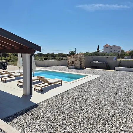 Stone With Private Pool Pula
