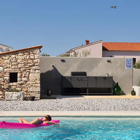 Stone With Private Pool * Pula
