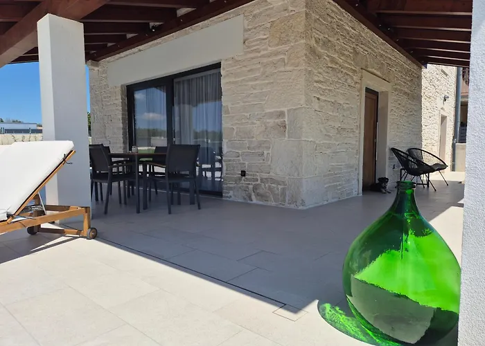 Stone Tonka * Пула