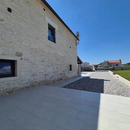 Stone Tonka Villa Póla